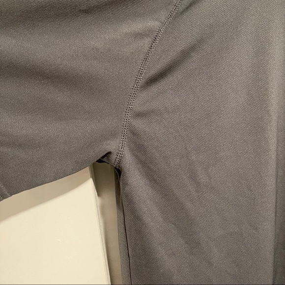 Gray Old Navy Short Sleeved Active Top - Picture 2 of 4